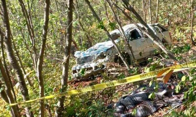 En la sierra de Chihuahua familia cae a barranco; mueren dos mujeres