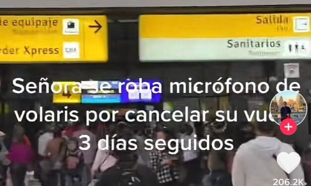VIDEO: Señora se roba el micrófono del aeropuerto para quejarse del mal servicio de Volaris