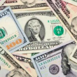 Precio del dólar abre a la baja, mientras el petróleo sube