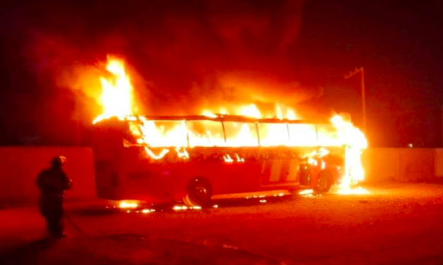 Se incendia autobús de pasajeros en la Central Camionera de Torreón