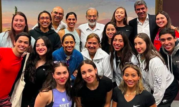 Carlos Slim se suma al apoyo para el equipo de natación artística