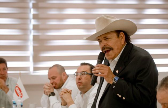 Guadiana se reúne con constructores y promete crear Consejo Ciudadano; «se acabaron los moches»