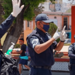 En Querétaro policías convencen con lenguaje de señas a sordomuda de no suicidarse