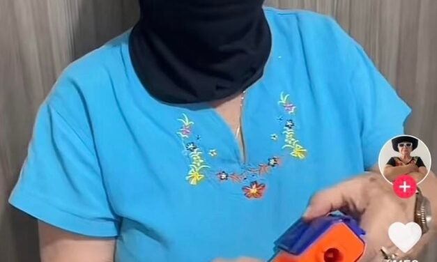 Abuelita se hace viral por realizar diferentes ‘trends’ con corridos tumbados