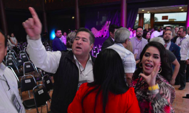 Esposa y gente de Ricardo Mejía increpan a Mario Delgado tras debate en Coahuila