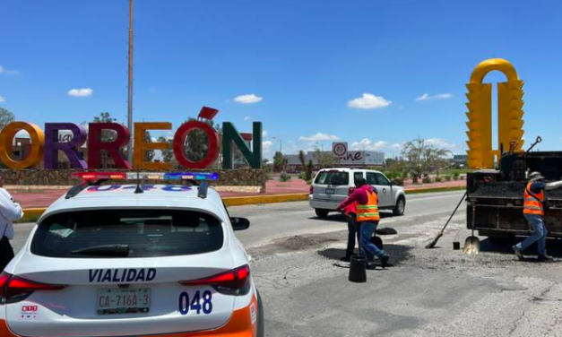 Arranca programa emergente de bacheo en Torreón tras lluvias