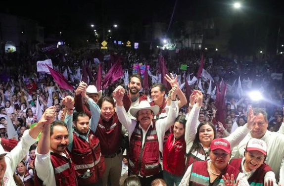 Armando Guadiana cierra su campaña en Torreón; ‘con el pueblo todo, sin el pueblo nada’