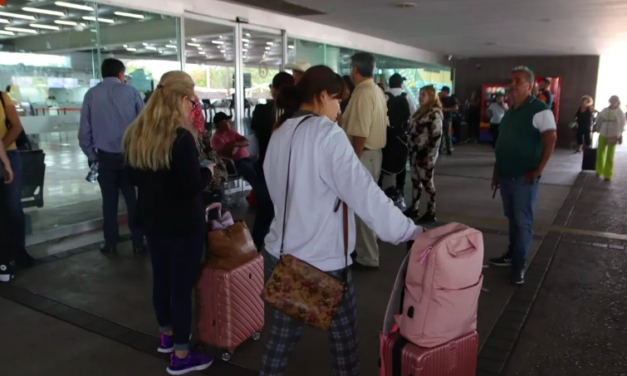 Suma 3 días sin operar el aeropuerto de Culiacán por bloqueos