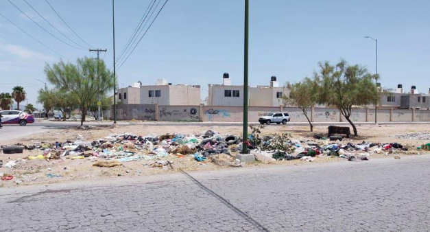 Persisten los problemas de basura y escombro en sectores de Torreón
