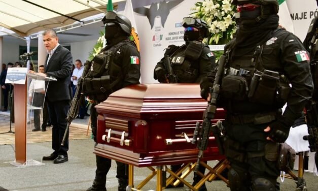 Rinden homenaje a oficial fallecido en cumplimiento de su deber en Coahuila