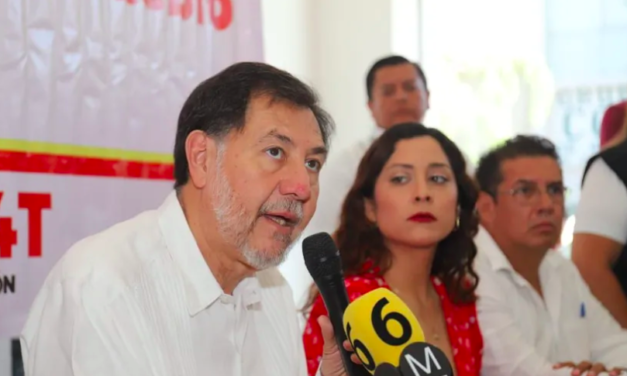 Noroña critica desde Torreón intento del Poder Judicial de detener reparto de libros de texto