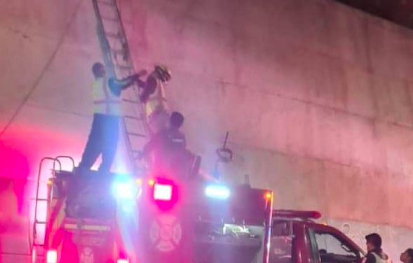 Rescate exitoso en Cerro de las Noas: joven es liberada tras incidente de rappel