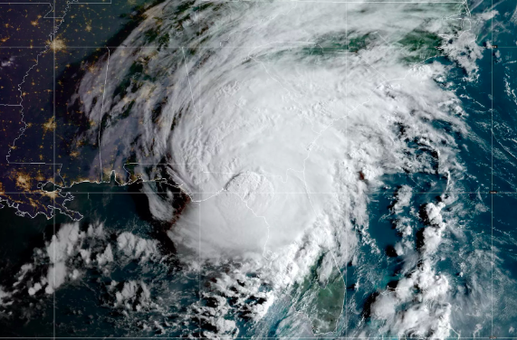 Idalia toca tierra en el noroeste de Florida como un huracán mayor