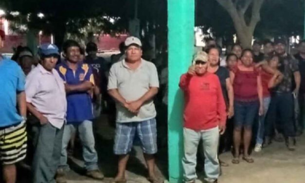 Indígenas de Oaxaca secuestran a funcionarios debido a que alcaldesa los deja plantados