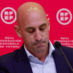 Dimite Luis Rubiales, presidente de la RFEF, tras escándalo del beso no consentido