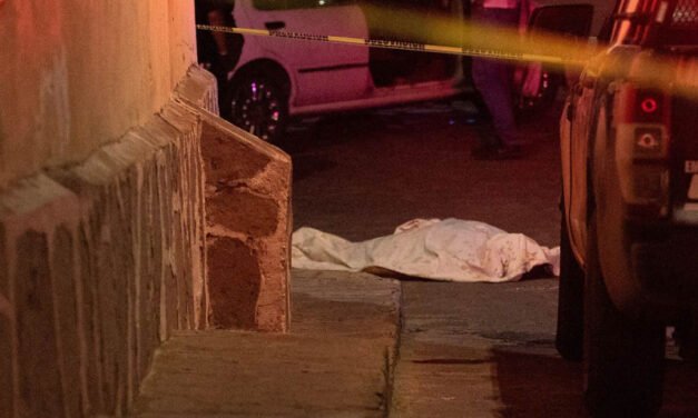 En Apodaca, NL matan a puñaladas a joven de 16 años durante pelea entre pandillas