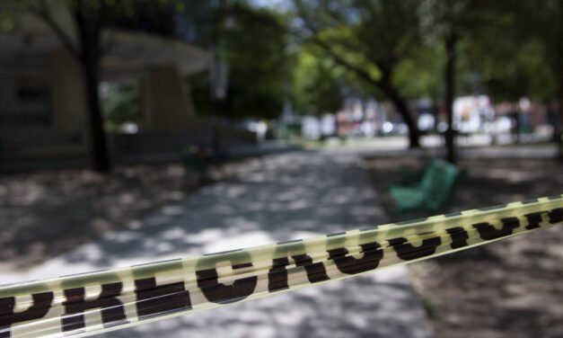 En Nuevo León a plena luz del día matan a taxista para robarle su vehículo