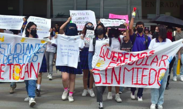 Universidad Autónoma de Coahuila analiza petición de estudiantes para destitución de directora por casos de acoso sexual
