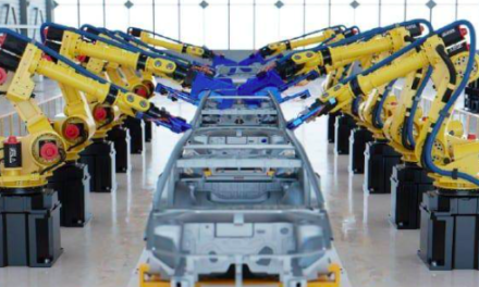 Automatización en la industria automotriz de Coahuila, producción robotizada de radiadores para la Tesla CyberTruck