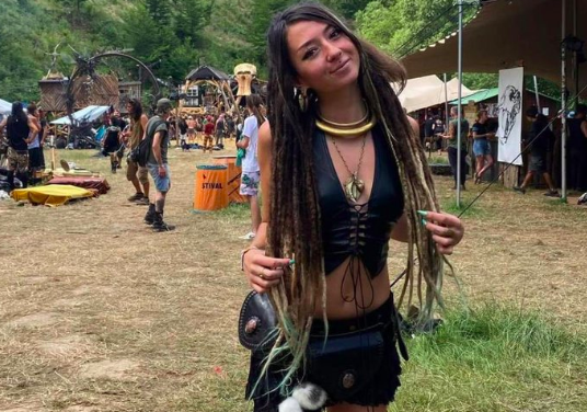 Conmoción por el trágico fallecimiento de Shani Louk, influencer alemana-israelí, a manos de Hamás