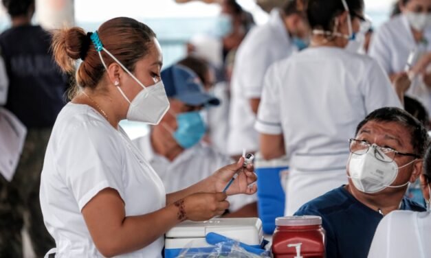 Arranca campaña vacunación contra influenza y COVID-19