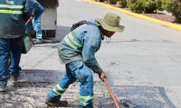 En Saltillo obligan lluvias a emprender nueva campaña de bacheo