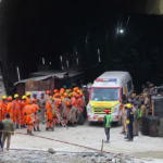 Exitoso rescate de 41 trabajadores atrapados en túnel de la India después de 17 días