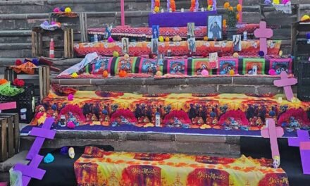 En Nuevo León instalan altar para las víctimas de desaparición y feminicidio