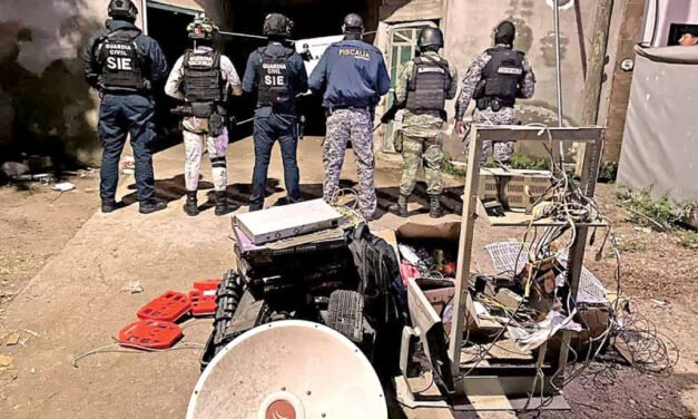En Michoacán decomisan antenas de internet a criminales