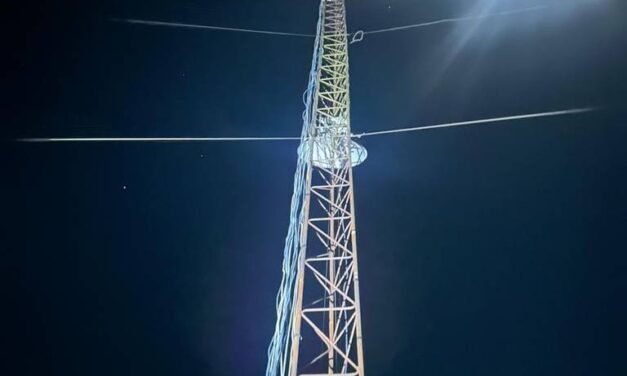 En Michoacán desmantelan antenas de Internet operadas por el crimen organizado