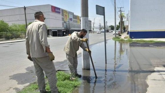 Alarmante aumento de brotes de aguas negras en Torreón, un problema en crecimiento desestimado por SIMAS