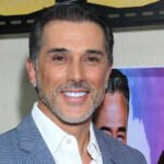 Sergio Mayer abre OnlyFans para pagar la escuela de sus hijas