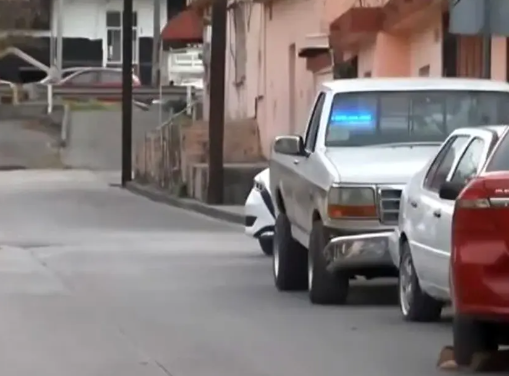 En Guadalupe, Nuevo León abuelito atropella con su camioneta a tres alumnos de primaria