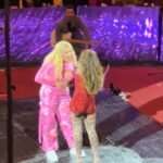 Gloria Trevi invita al escenario a Wendy Guevara en la Feria de León