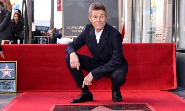 Willem Dafoe recibe su estrella en el Paseo de la Fama de Hollywood