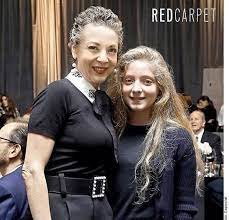 Constanza, hija de Edith González, reaparece en la campaña de Xóchitl Gálvez