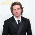 Jeremy Allen White aparece posando ropa interior de Calvin Klein