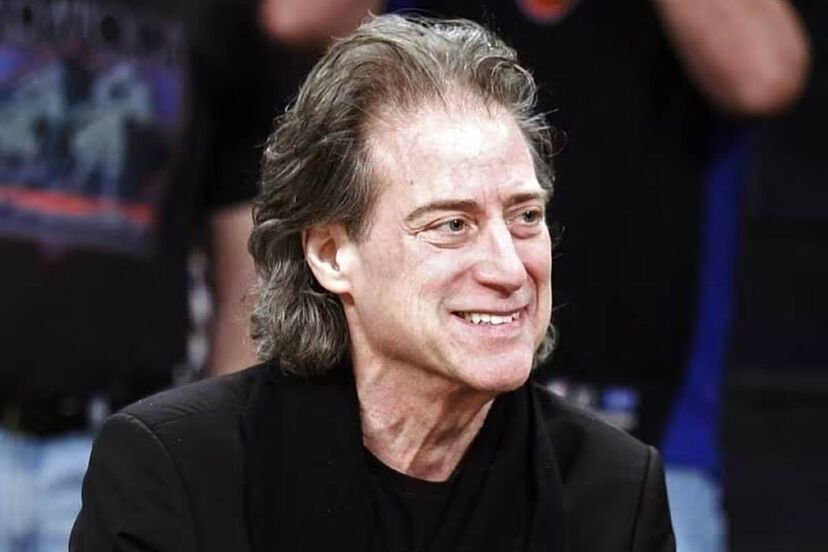 Fallece el comediante y actor Richard Lewis por ataque cardíaco, enfermedad, Los Ángeles, Casa