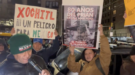 En Nueva York migrantes mexicanos protestan contra Xóchitl Gálvez