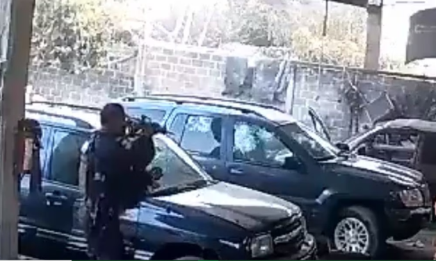 En Morelos exhiben presunta ejecución de dos delincuentes