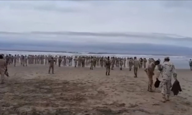 Dos cuerpos de militares arrastrados por el mar son devueltos, cinco permanecen desaparecidos