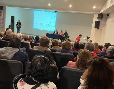 Vecinos de Torreón Jardín proponen cierre de acceso para resolver problema de estacionamiento en hospitales