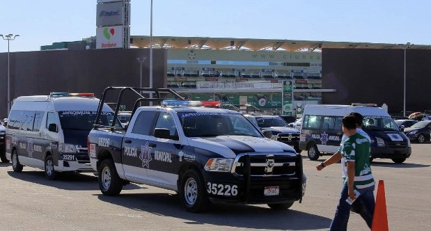 Despliegue de seguridad para el partido Santos vs. Monterrey: ¿Precaución o exceso?