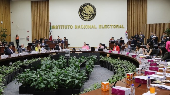 El INE sanciona partidos, partidos, multas, redes, Registran candidaturas para el Congreso