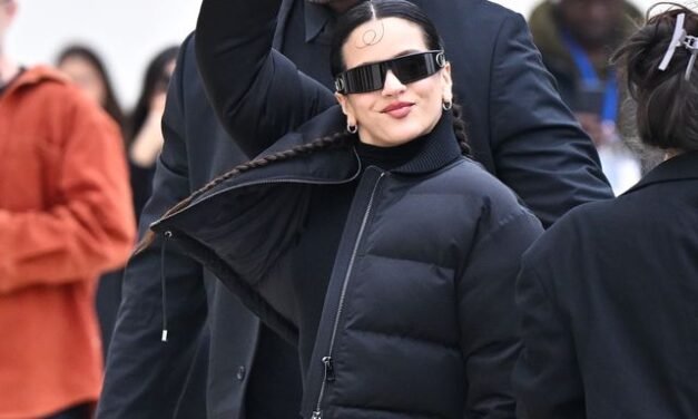 Rosalía deslumbra en desfile de Dior durante la Semana de la Moda en París