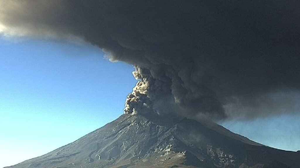 volcan-popocatepetl-preven-caida-de-ceniza-en-cdmx-130756-1024×576 Cancelan vuelos por Popocatépetl, volcán, avión, ceniza, erupción,