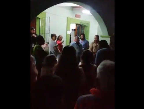 habitantes retienen a presidente municipal