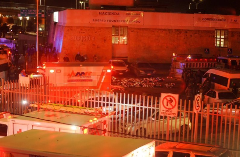 Incendio en centro de detención migratoria