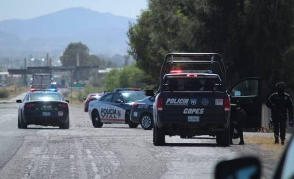 Balacera en carretera 43 de Aguascalientes: policías enfrentan a civiles armados