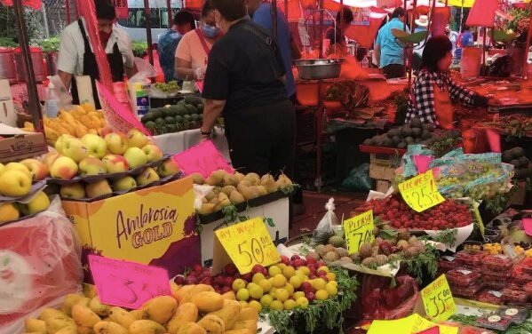 Inflación mexicana acelera tras recorte de tasa de interés del Banco Central